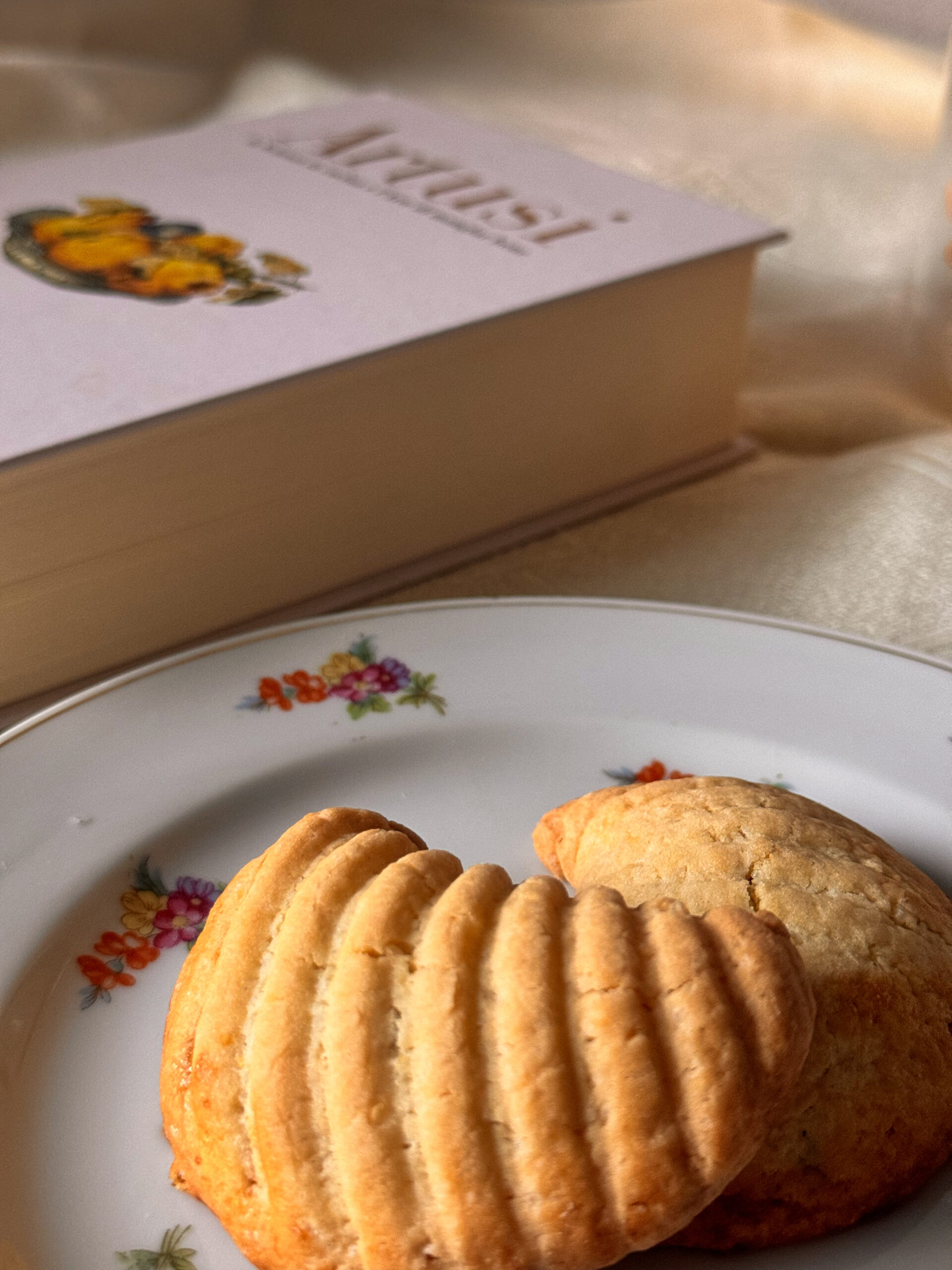 Tortelli dolci con confettura arance e gocce cioccolato fondente